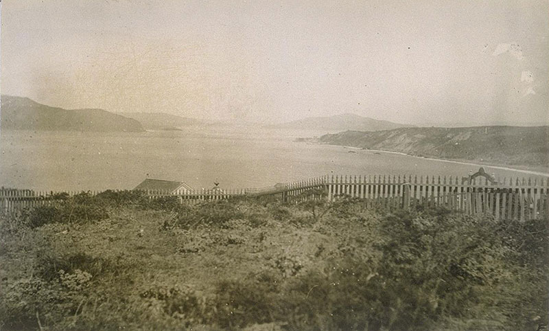 File:City-cemetery-overlooking-Golden-Gate-1885 I0013169A.jpg