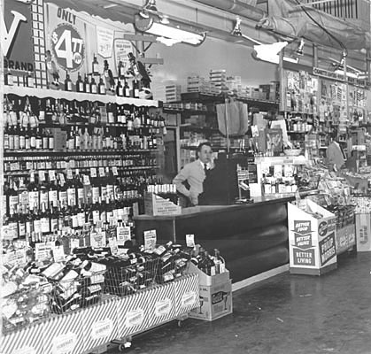 File:Liquor 1953 AAC-6847.jpeg