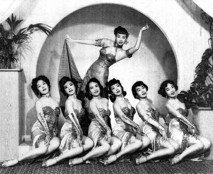 File:Mai-Tai-Sing-and-dancers-at-Forbidden-City-1940s.jpg