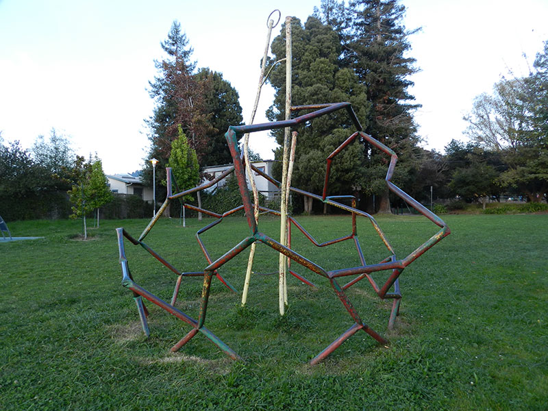 File:Jungle gym Berkeley 60s Mercurywoodrose.jpg