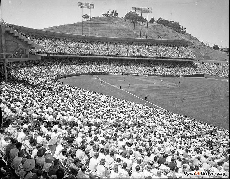 Lot Detail - 1958 SAN FRANCISCO GIANTS PENNANT - 1st YEAR IN S.F.