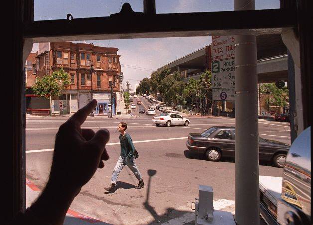 File:Central Freeway Michael Macor SFChronicle from Its Tops cafe 628x471.jpg