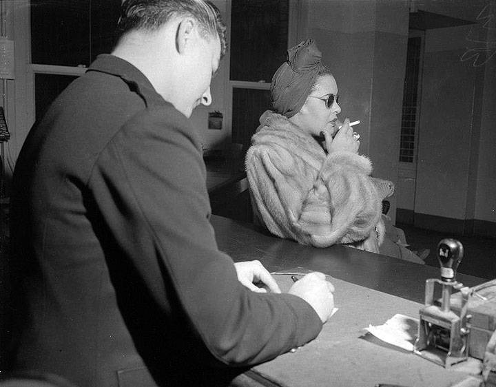 Billie-Holiday-at-the-Hall-of-Justice-on-a-narcotics-charge,-Jan.jpg