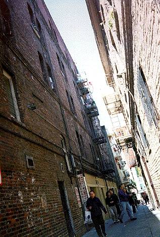 Chinatwn$ross-alley-1995.jpg
