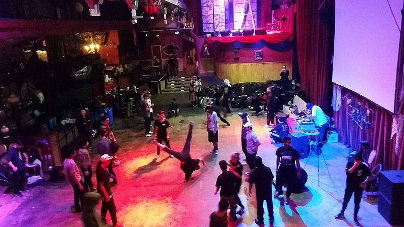File:CELLspace-bboy-and-bgirl-jam-c.jpg
