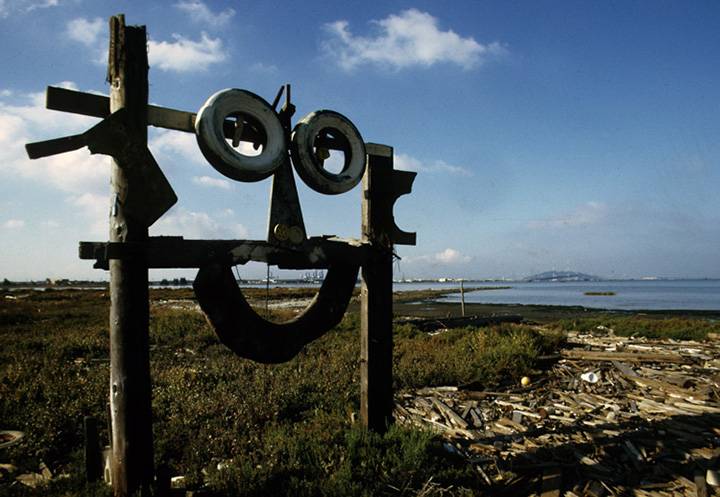 File:CA 976 Emeryville 002.jpg