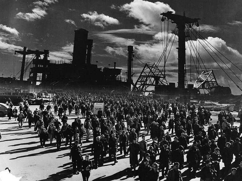 File:CHS c-1940 End-of-shift-at-Bethlehem-Shipyards-SF.jpg