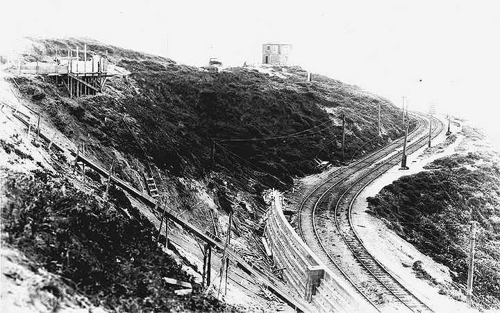 El-Camino-del-Mark-at-far-left-west-towards-Lands-End--tracks-abandoned-after-Feb-7-1925-landslide-SFDPW-June-15-1923.jpg