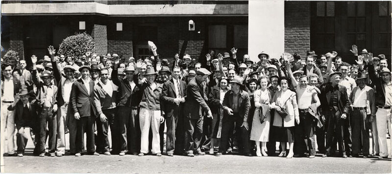 American Can Company strikers return to work 1938 July 28 AAD-5454.jpg