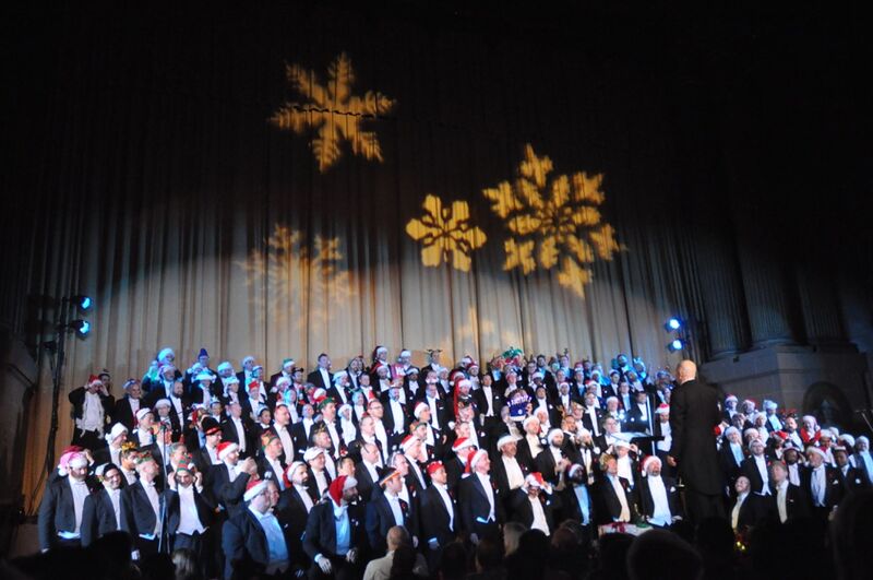 File:Dec 24 2011 annual Holiday Concert at Castro Theater DSC 0355.jpg